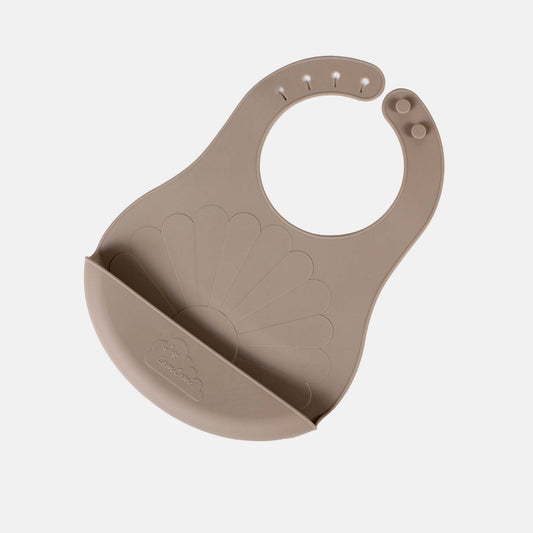 Silikon Lätzchen von Cam Cam Copenhagen in Taupe