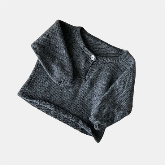 Handgestrickter Vintage Pullover mit Tropfenausschnitt und Zierkanten